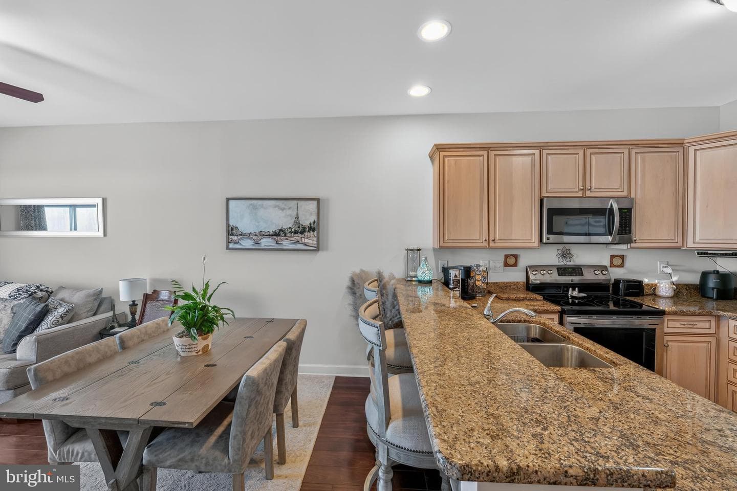 103 N Irving Avenue #404 photo 17