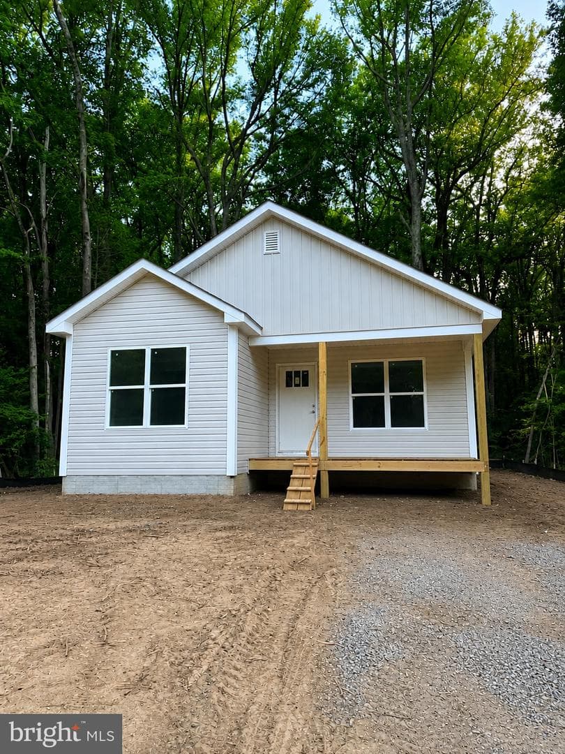 803 Albrough Blvd, Colonial Beach