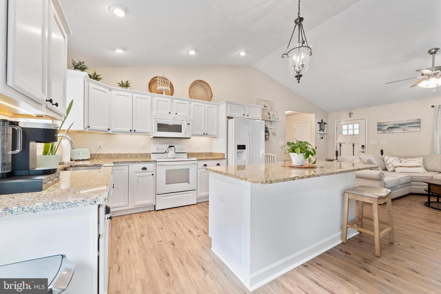 305 Cedar Ln photo 12