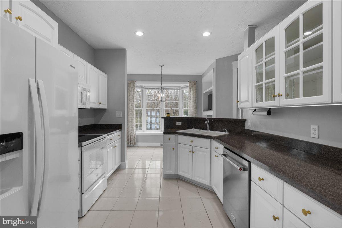 832 Winder Court photo 12