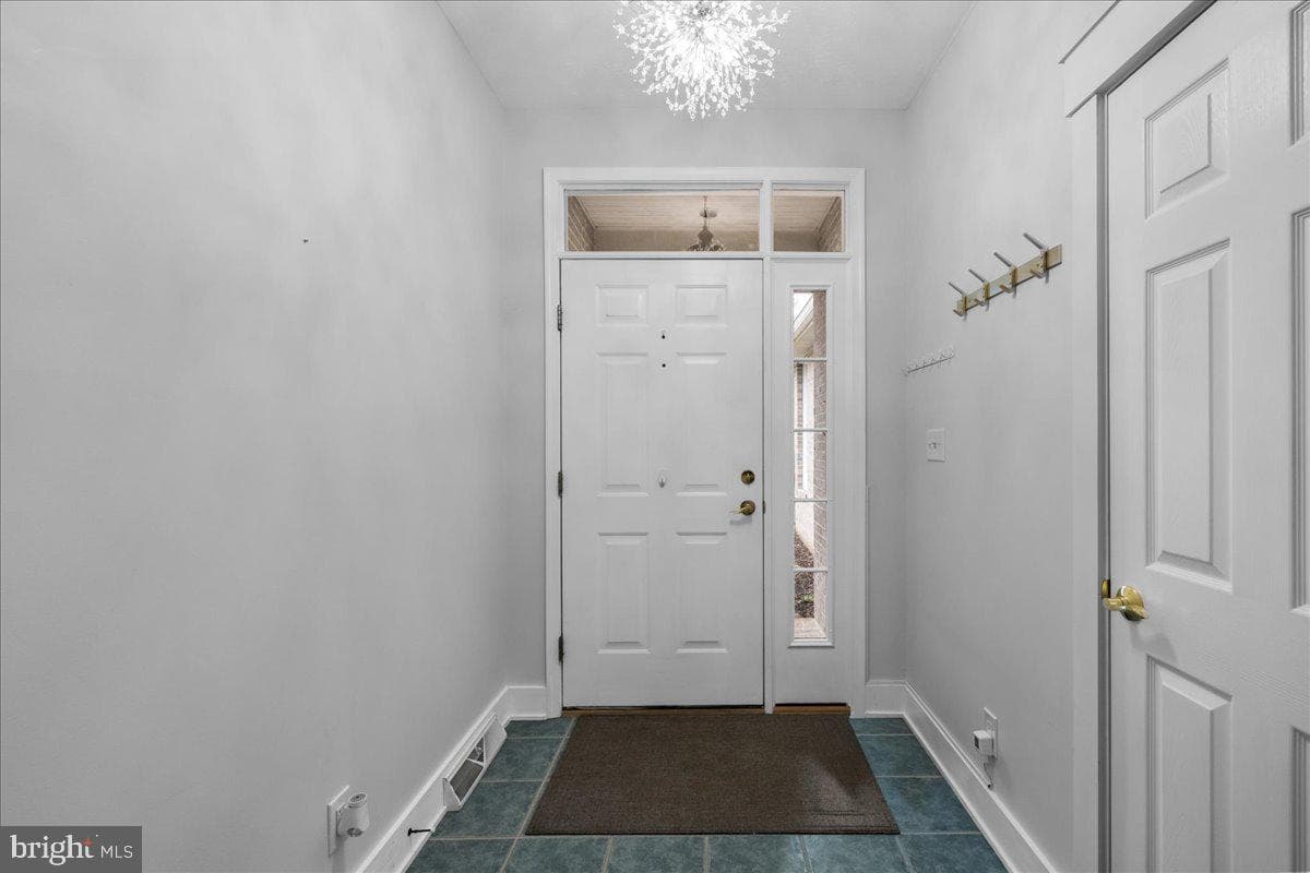 832 Winder Court photo 28