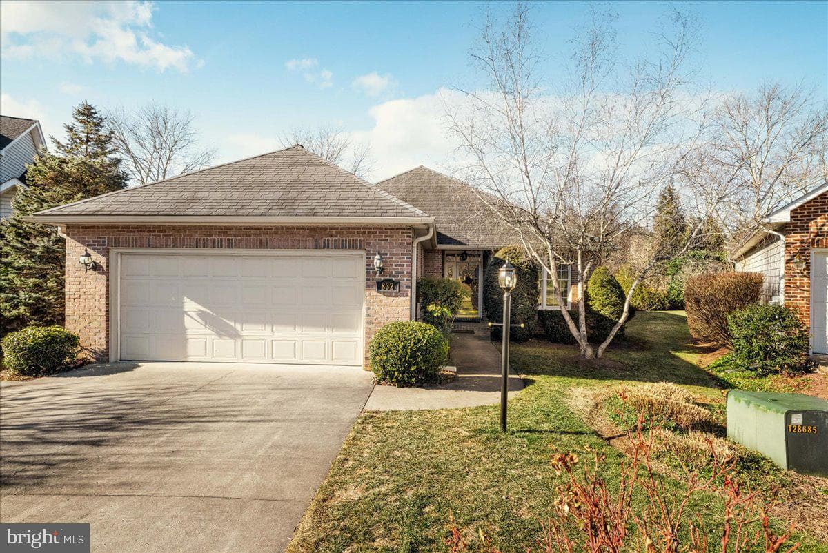 832 Winder Court photo 4