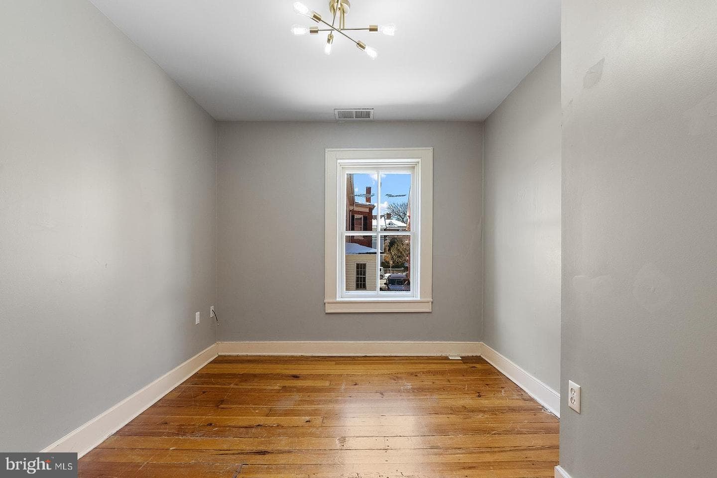 132 Amherst Street photo 51