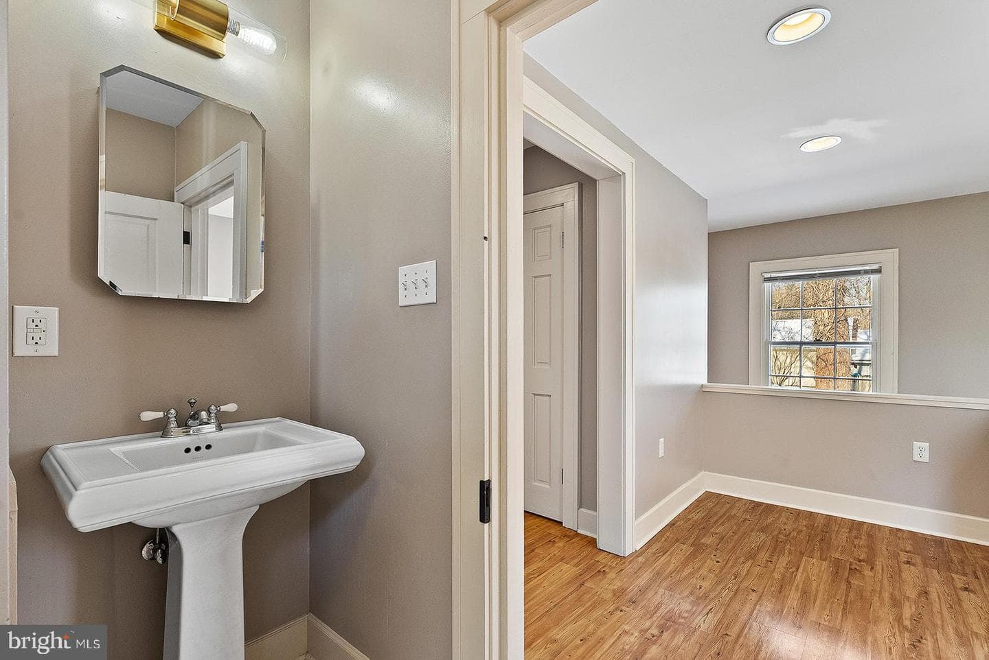 132 Amherst Street photo 58
