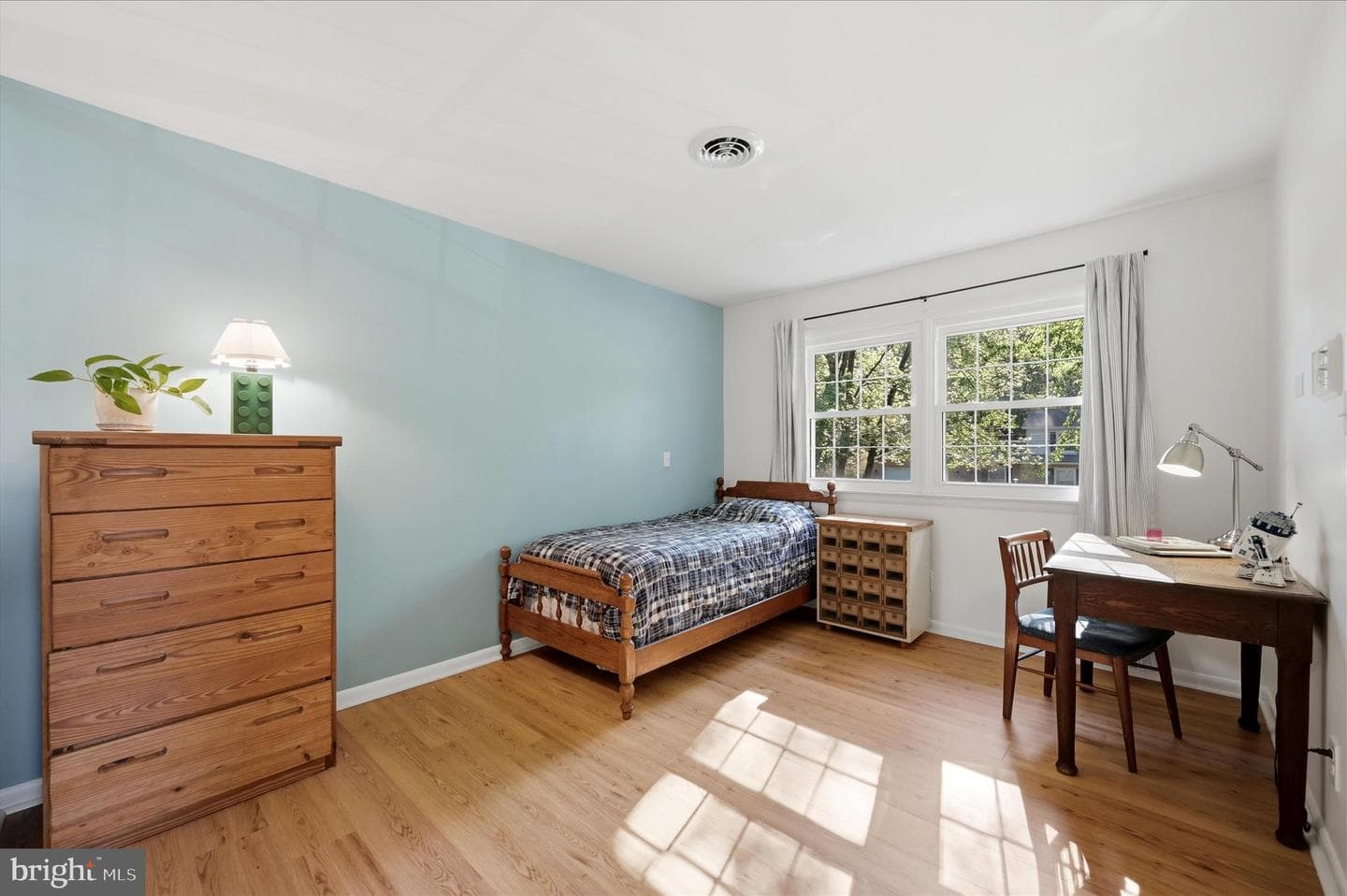 315 Walker Street photo 20