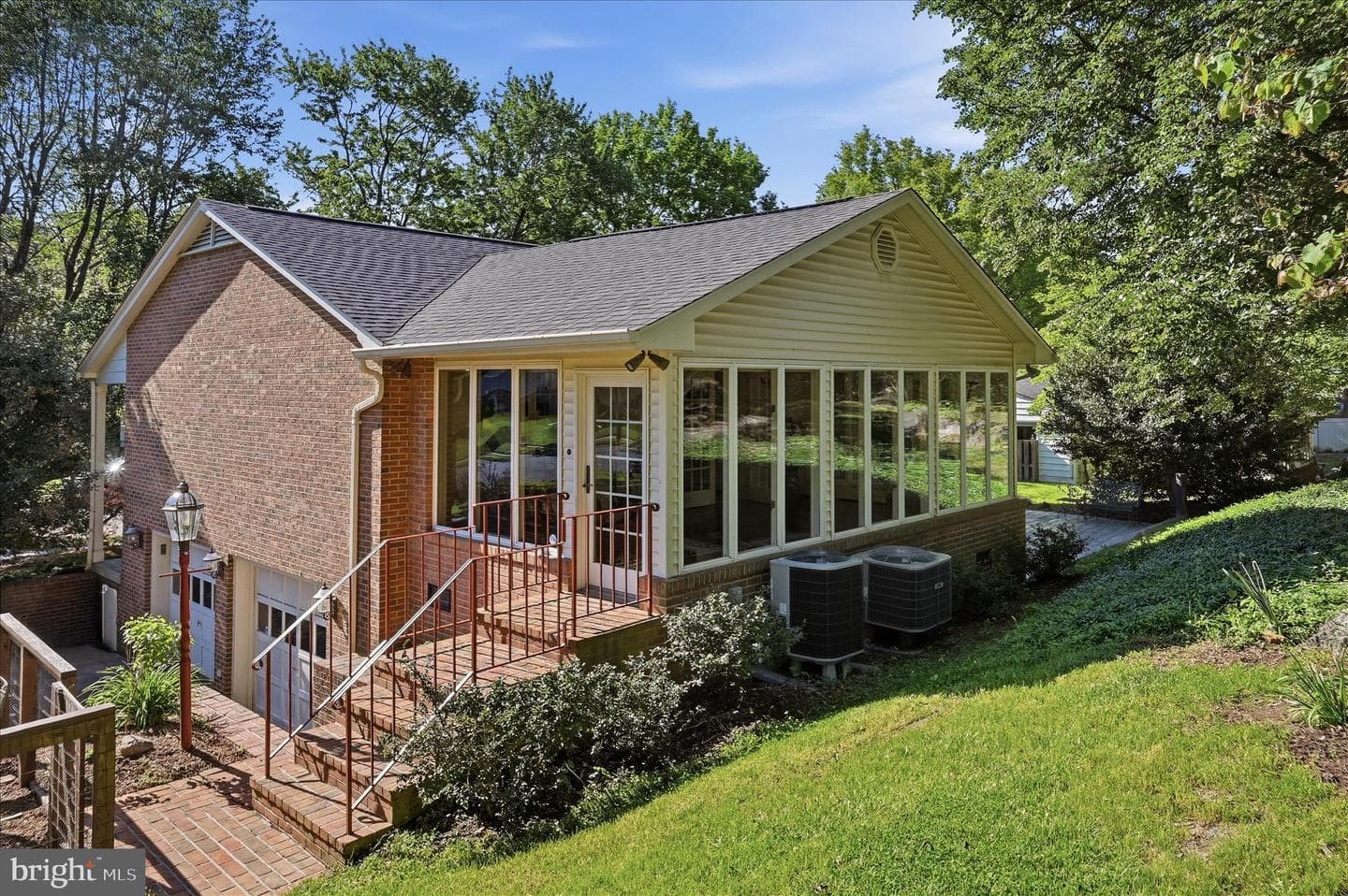 315 Walker Street photo 41