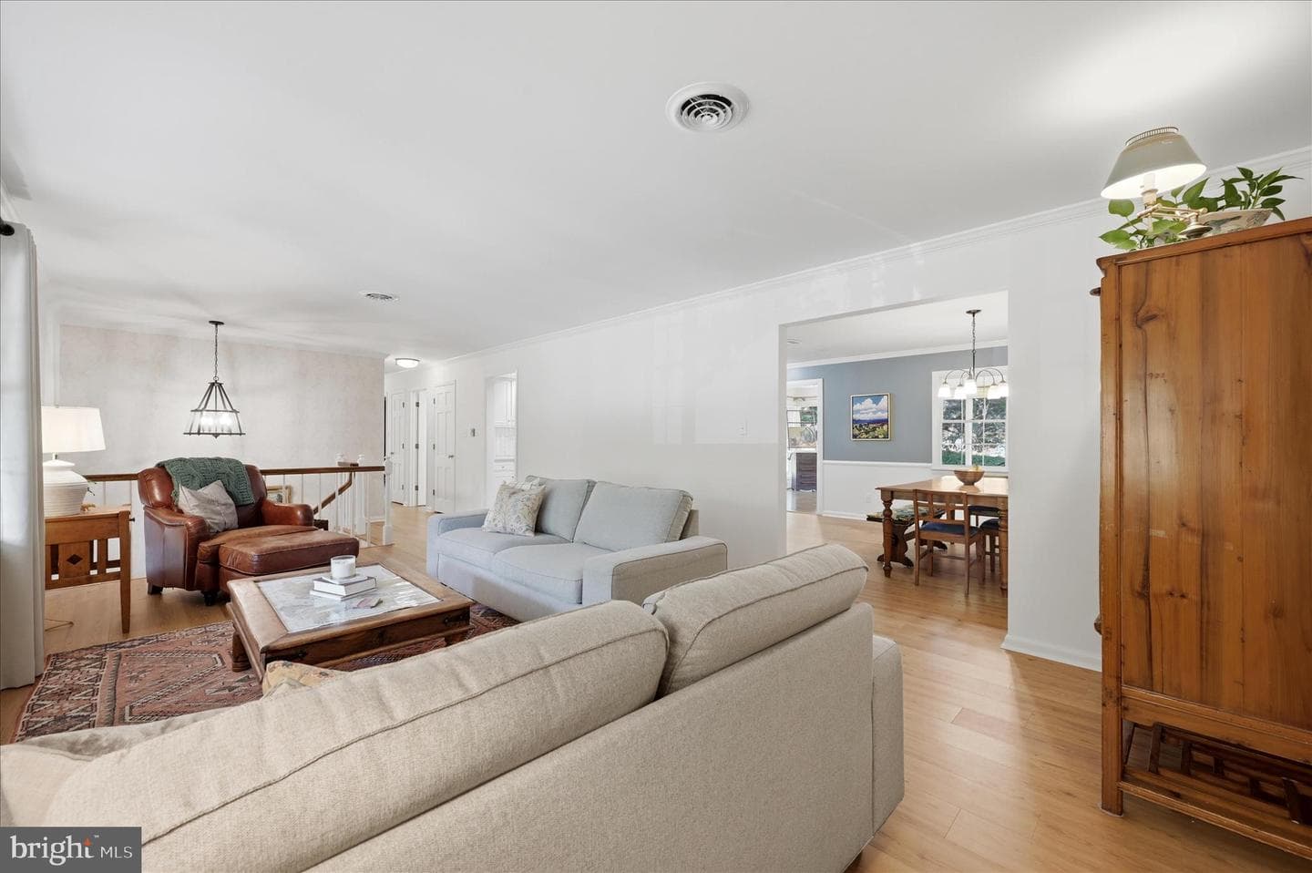 315 Walker Street photo 8