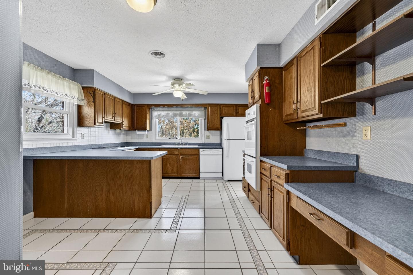 308 Ridge Avenue photo 16