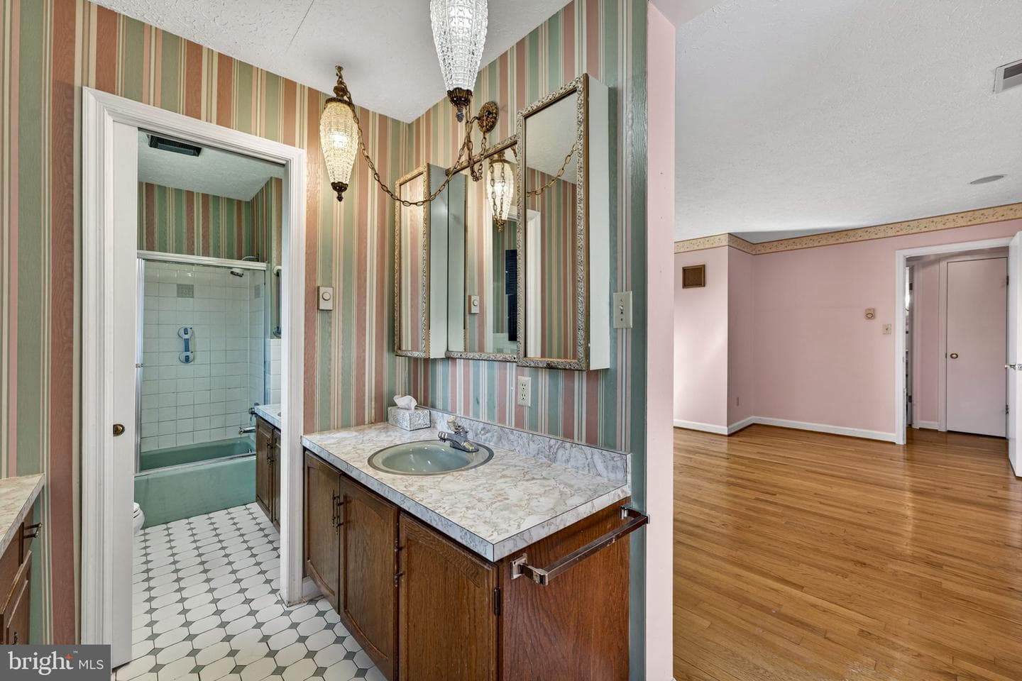 308 Ridge Avenue photo 31