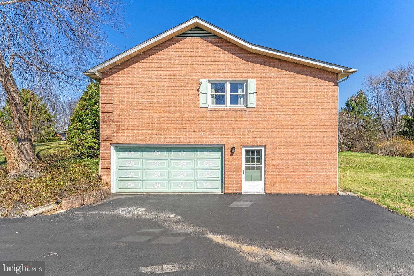 308 Ridge Avenue photo 46