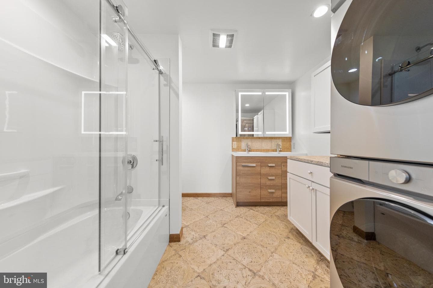 112 W Germain Street photo 15
