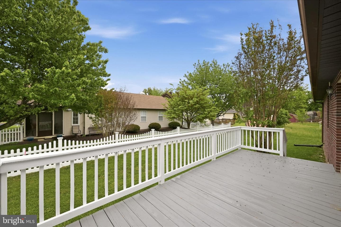 202 Russelcroft Road photo 39