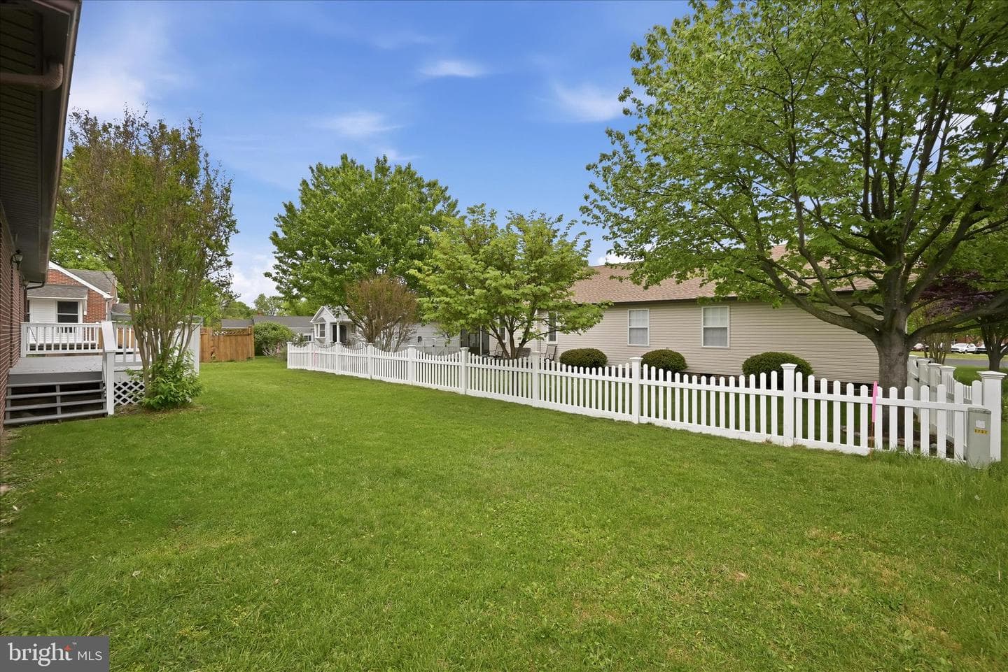 202 Russelcroft Road photo 40