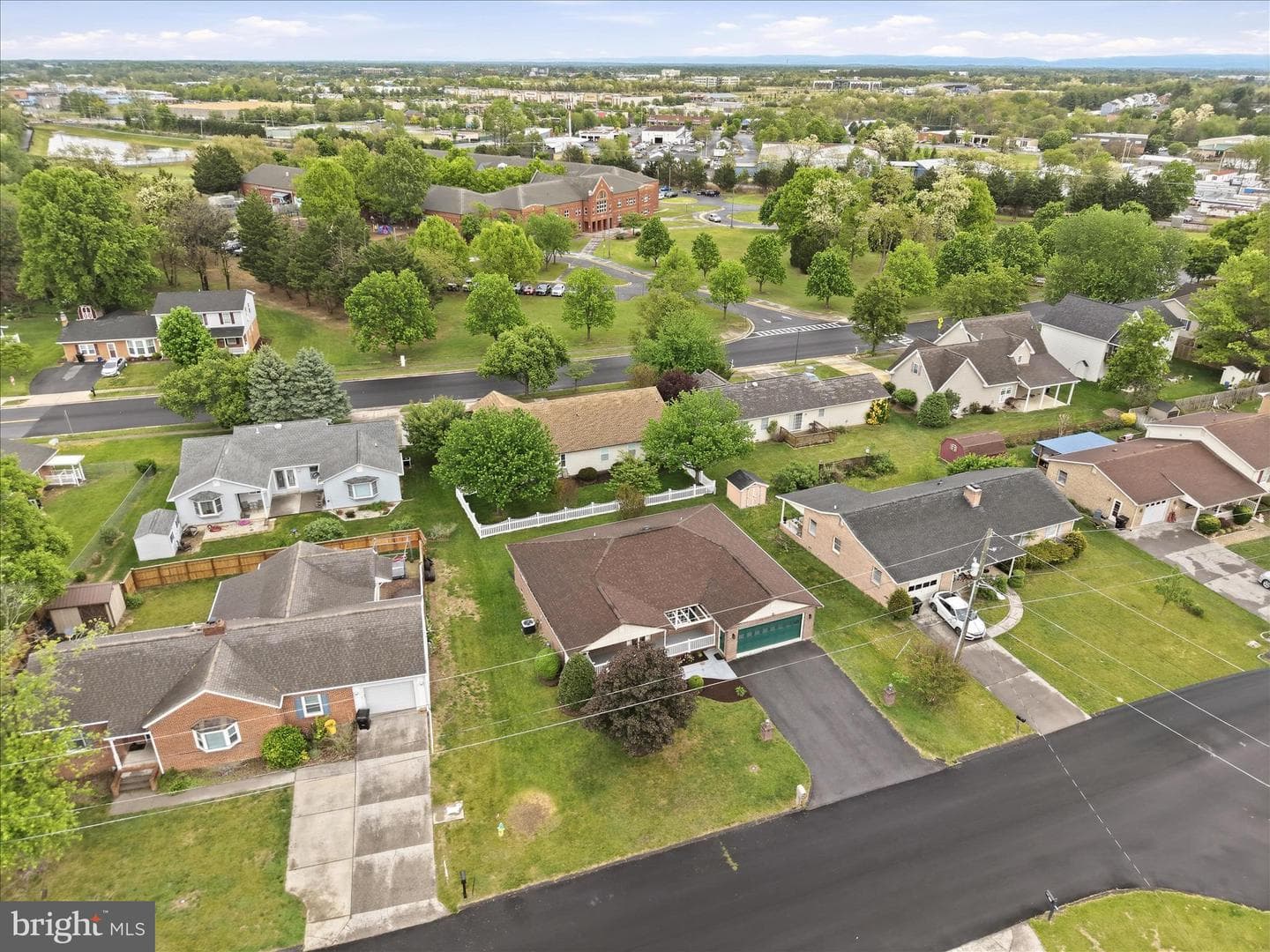 202 Russelcroft Road photo 44