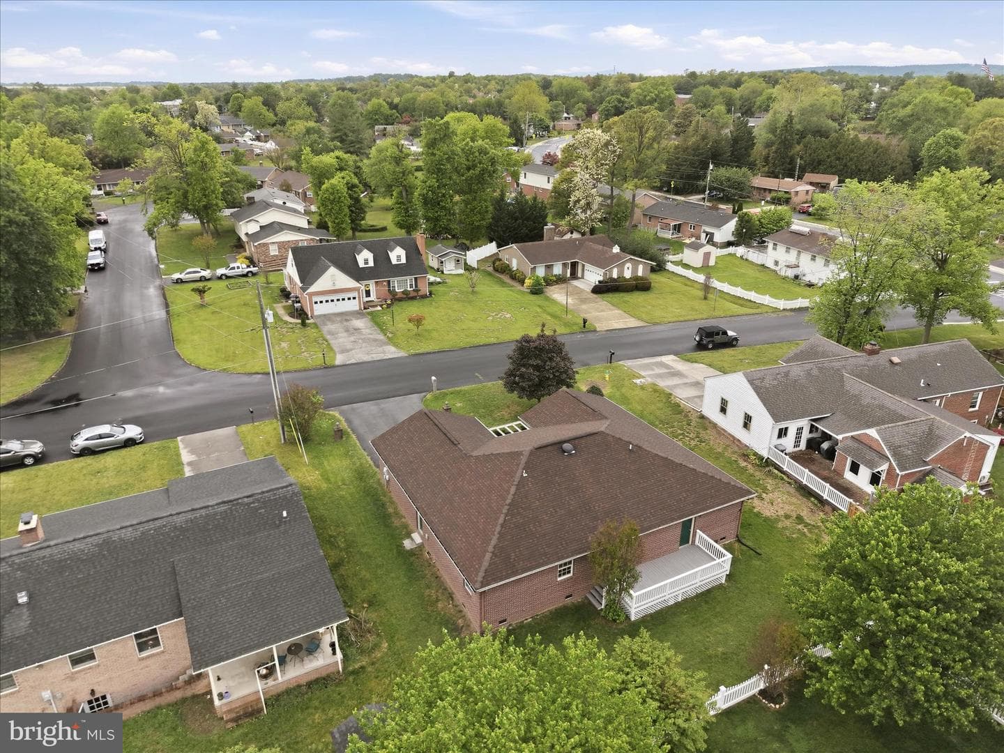 202 Russelcroft Road photo 46