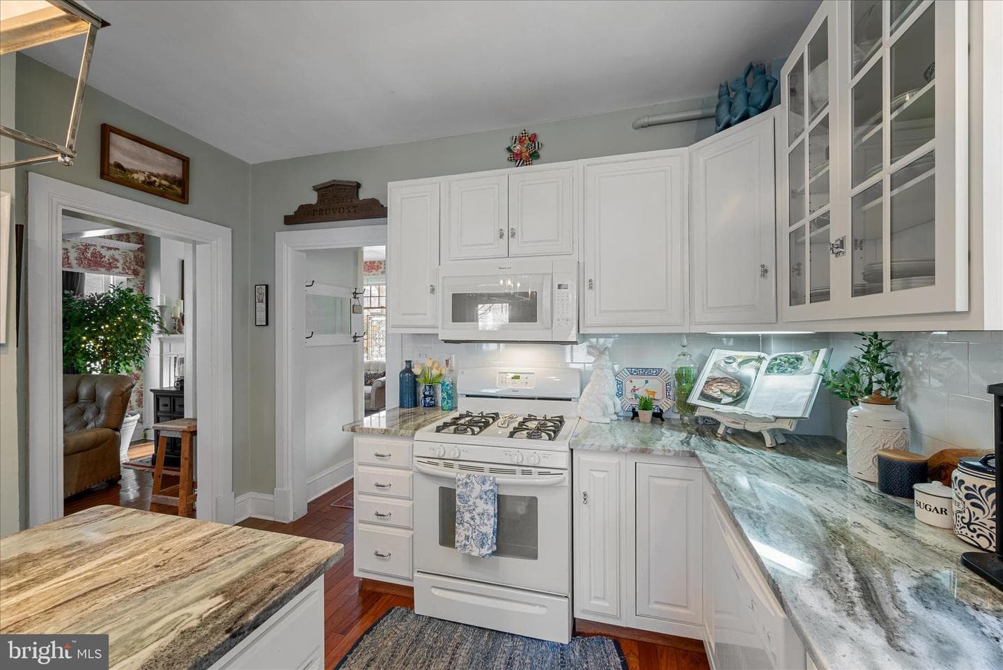 312 W Cecil Street photo 15