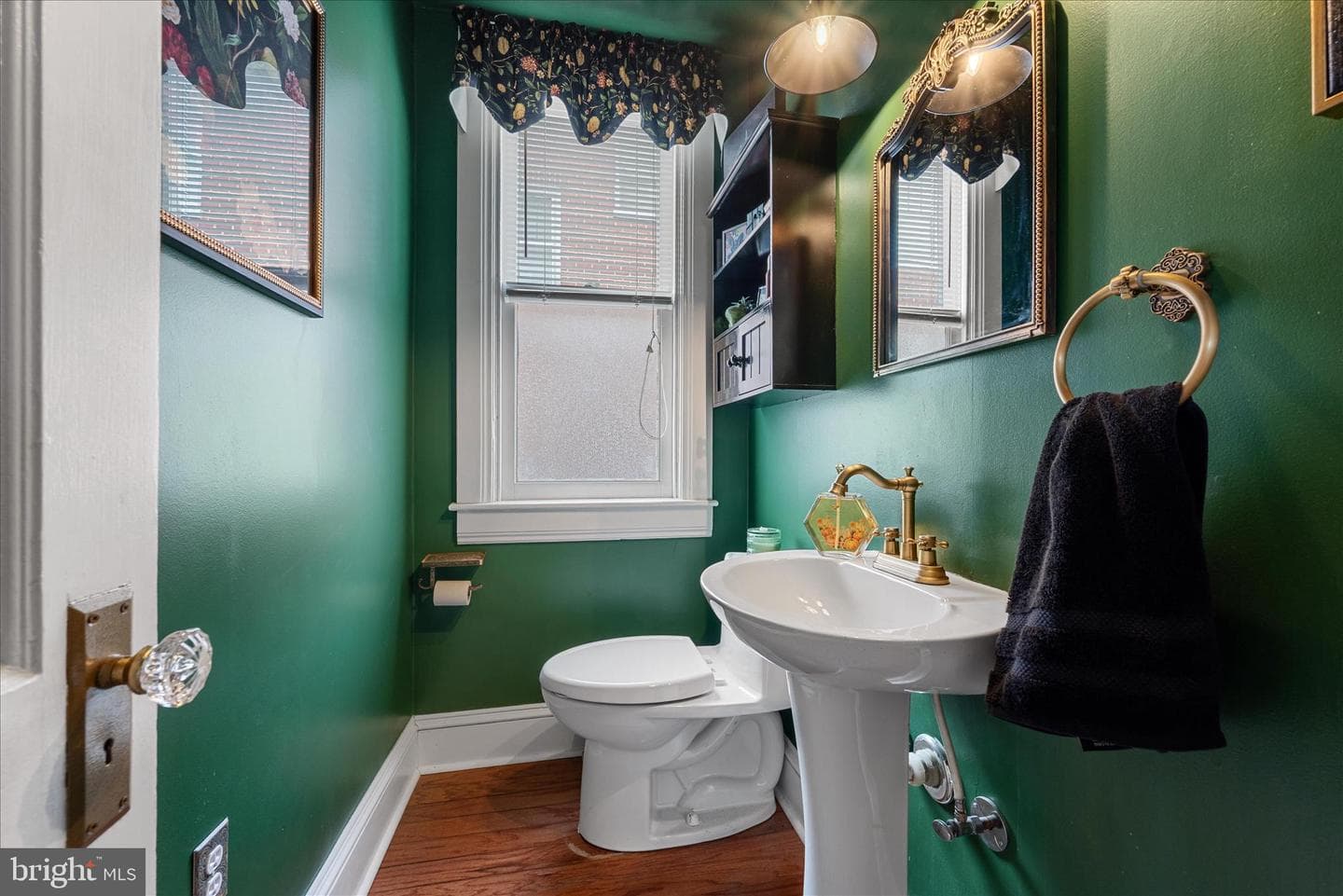 312 W Cecil Street photo 19