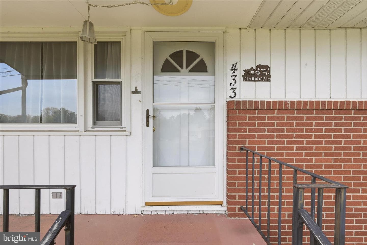 433 Beechcroft Road photo 2