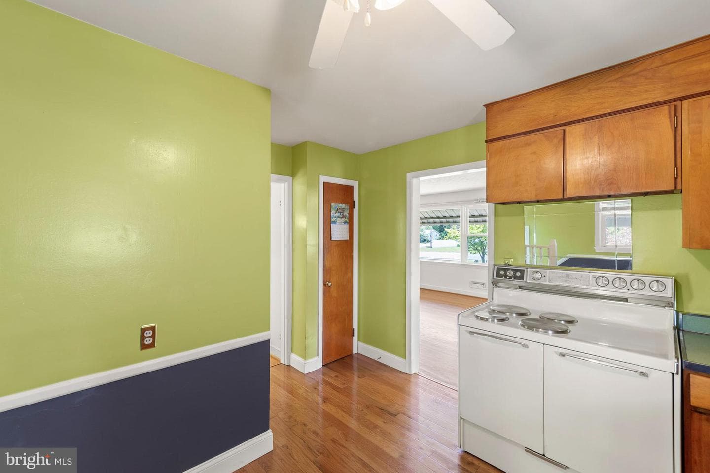 328 Longview Avenue photo 29