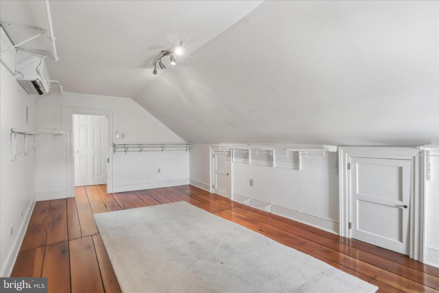 510 S Loudoun Street photo 73