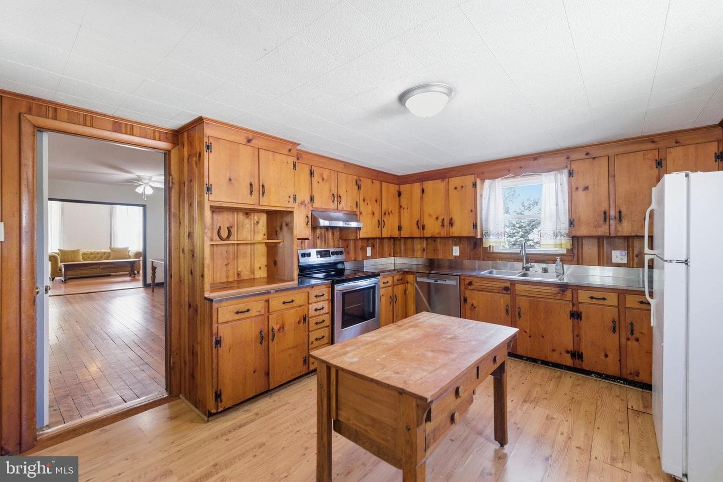 802 E Cork Street photo 24