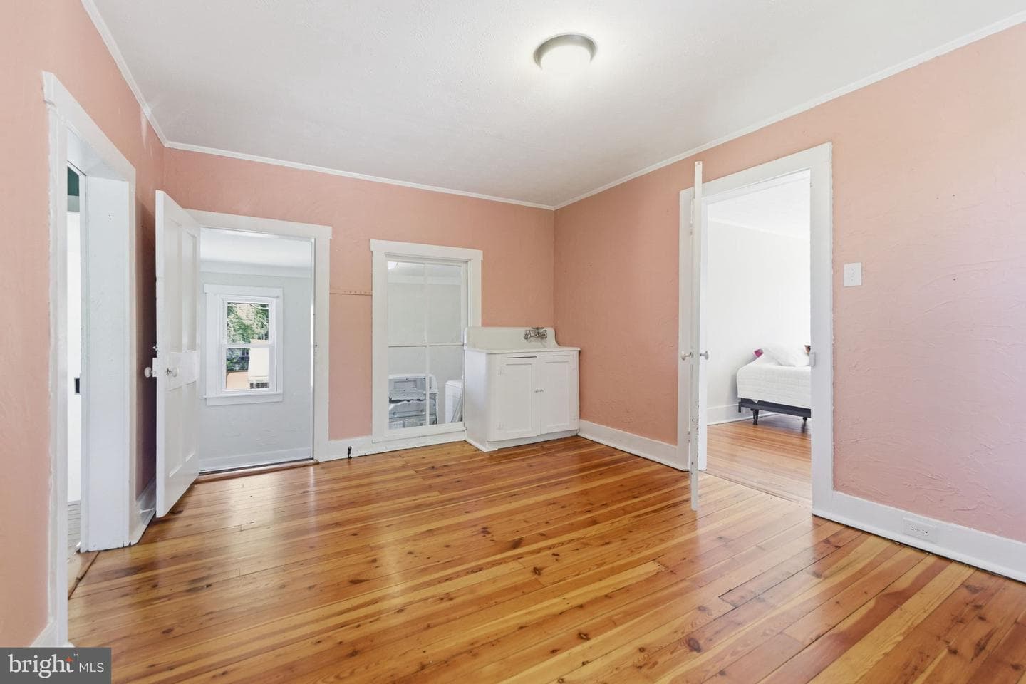 802 E Cork Street photo 36