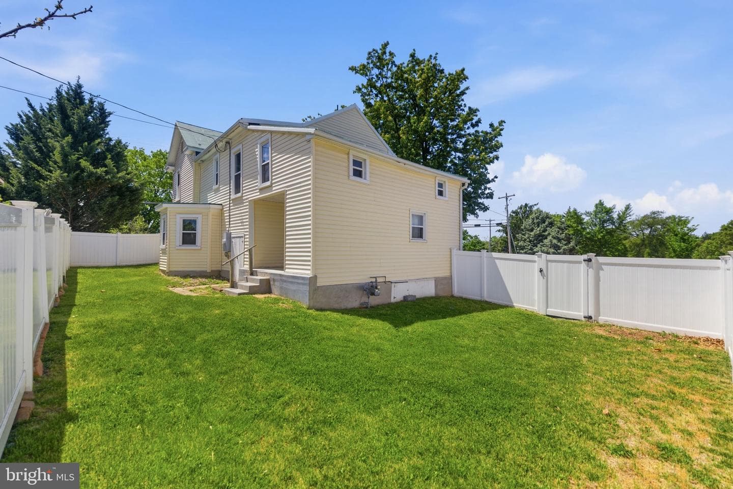 802 E Cork Street photo 4