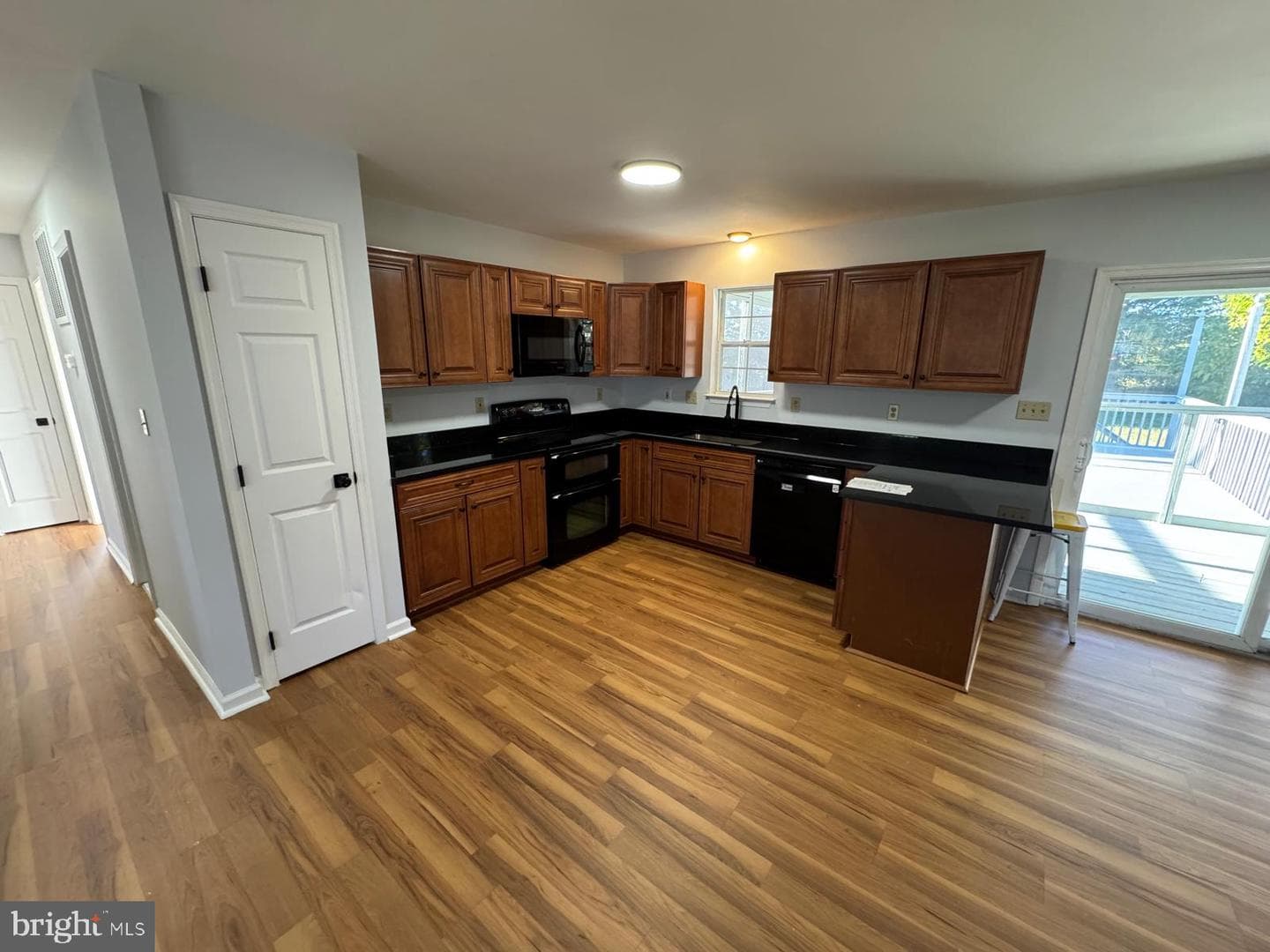 419 Summit Avenue photo 5