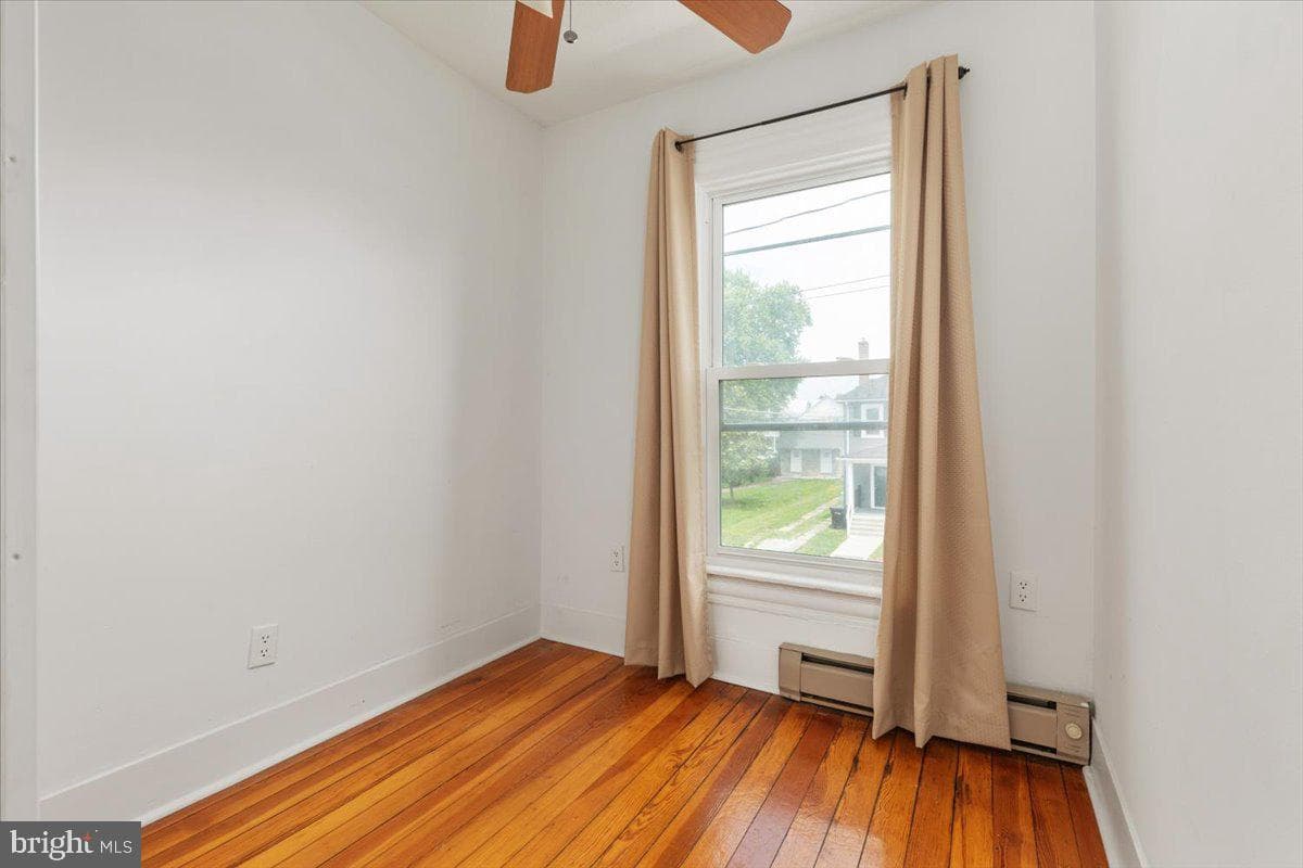 307 E Piccadilly Street photo 17