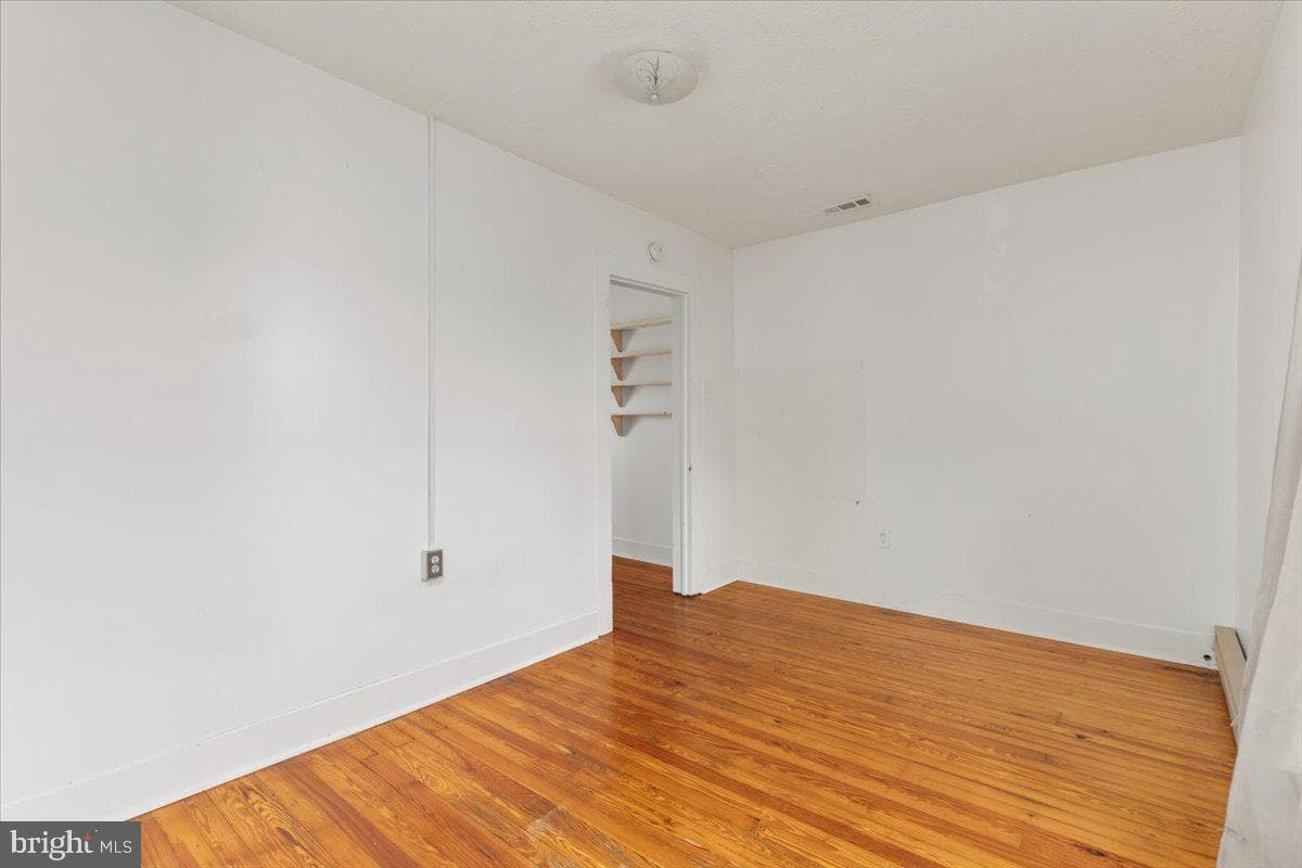 307 E Piccadilly Street photo 25