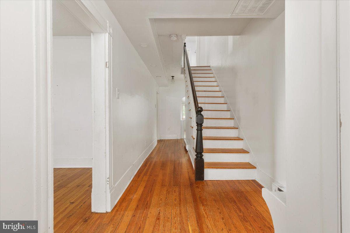 307 E Piccadilly Street photo 3