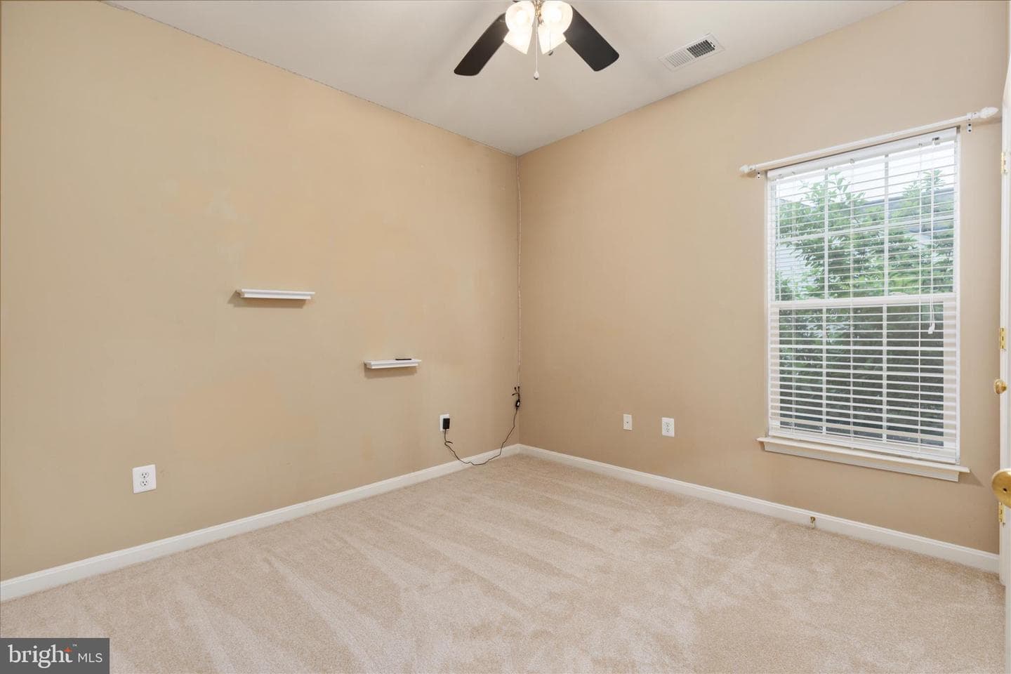 660 Beehive Way photo 22