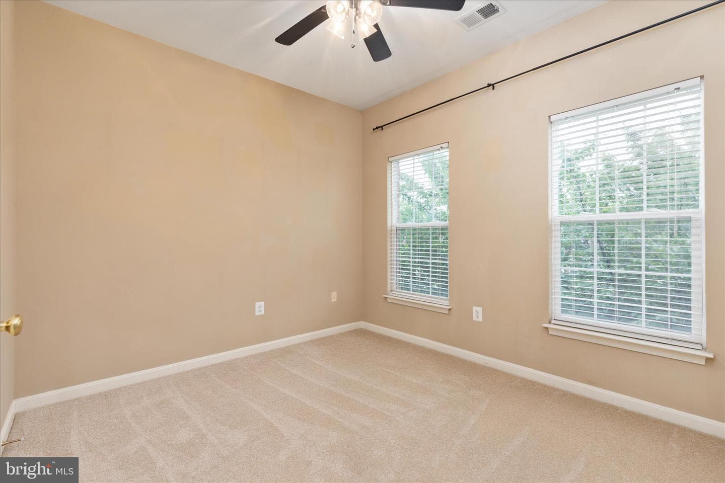 660 Beehive Way photo 23
