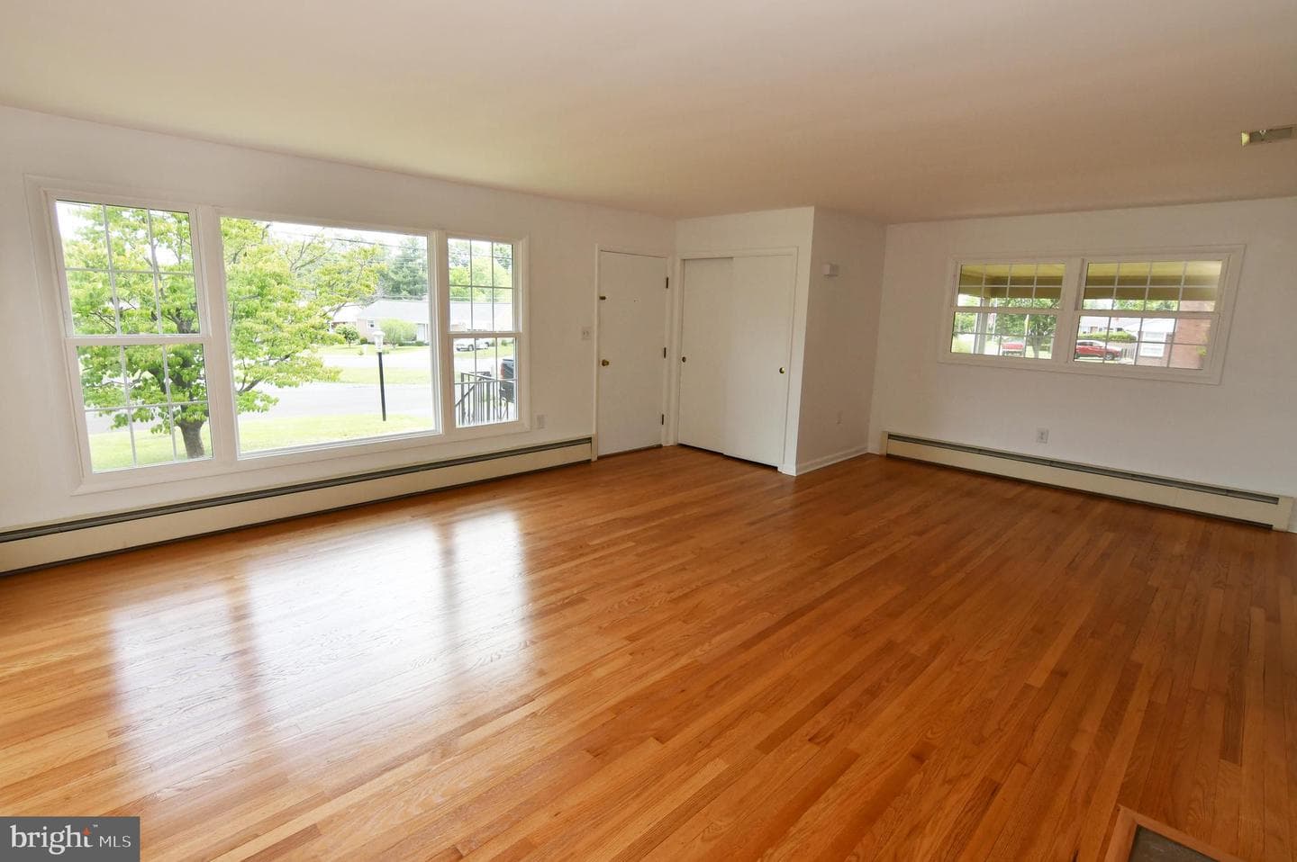 437 Beechcroft Road photo 12