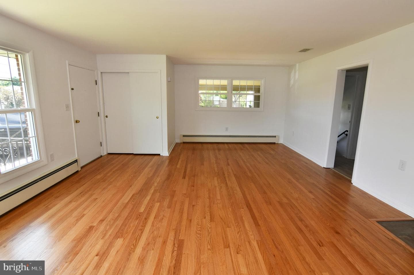 437 Beechcroft Road photo 14