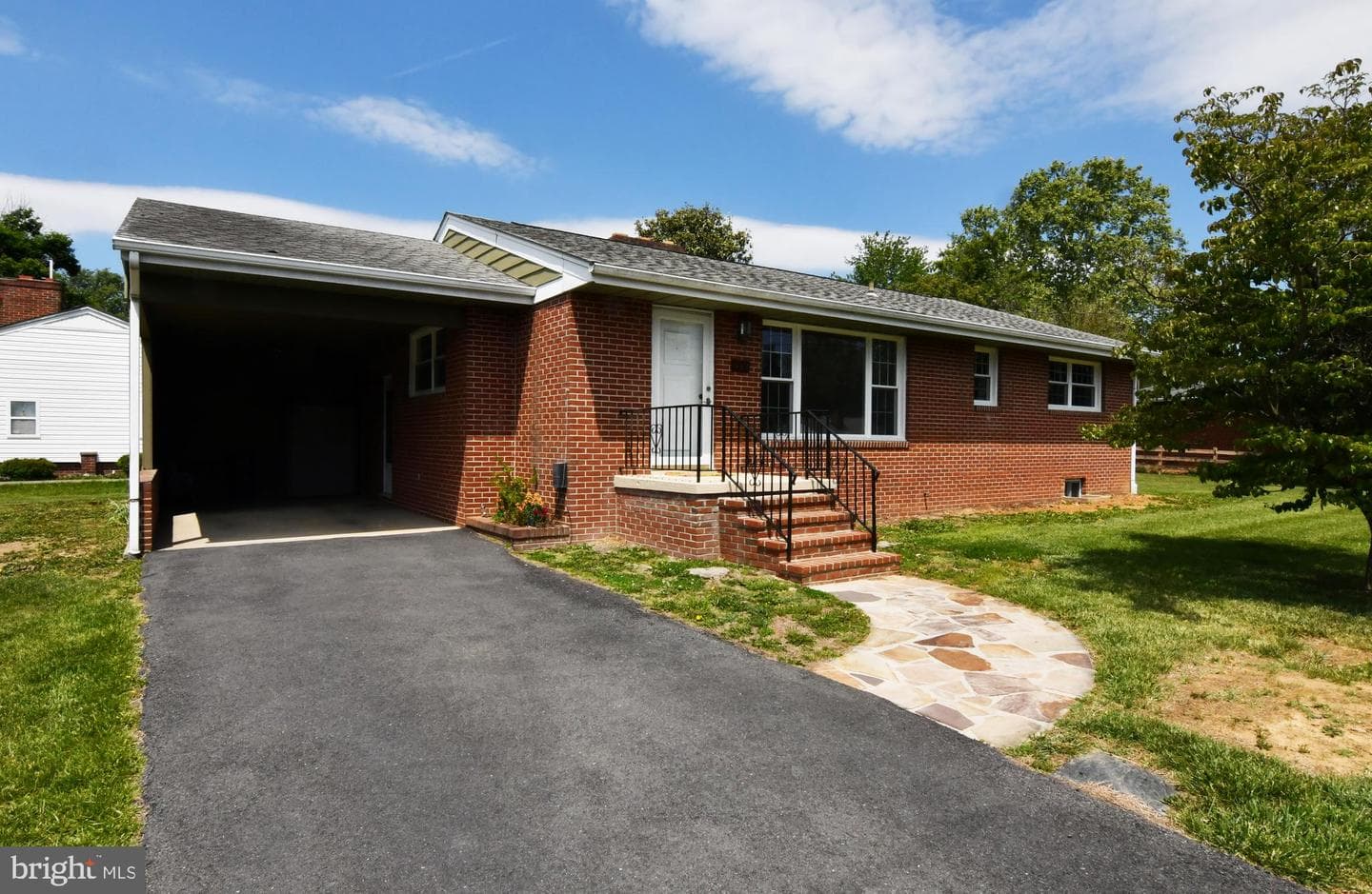 437 Beechcroft Road photo 48