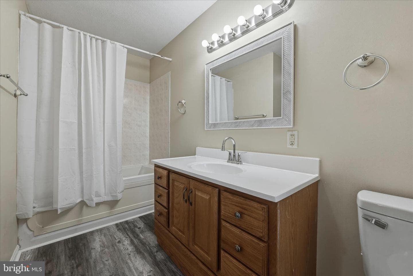 620 Crystal Court photo 33