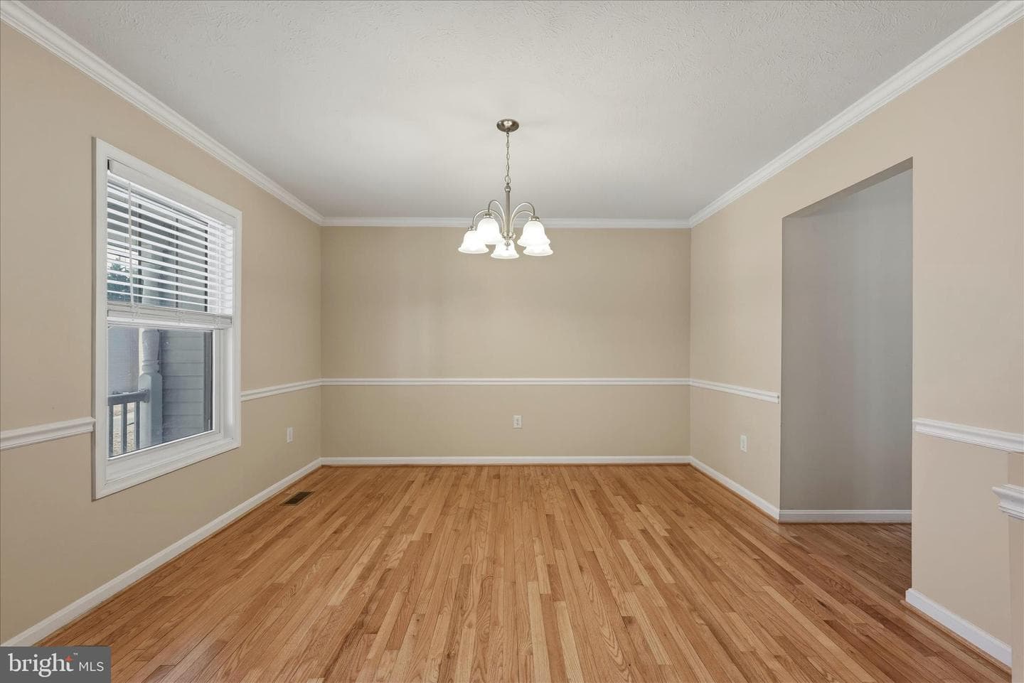 620 Crystal Court photo 9