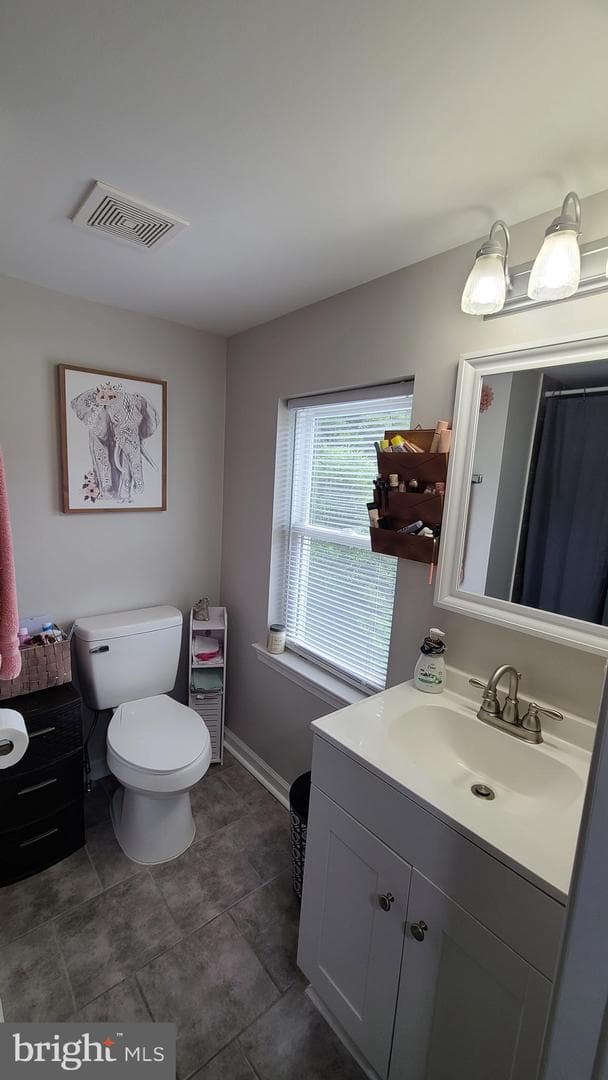 593 N Kent Street photo 20