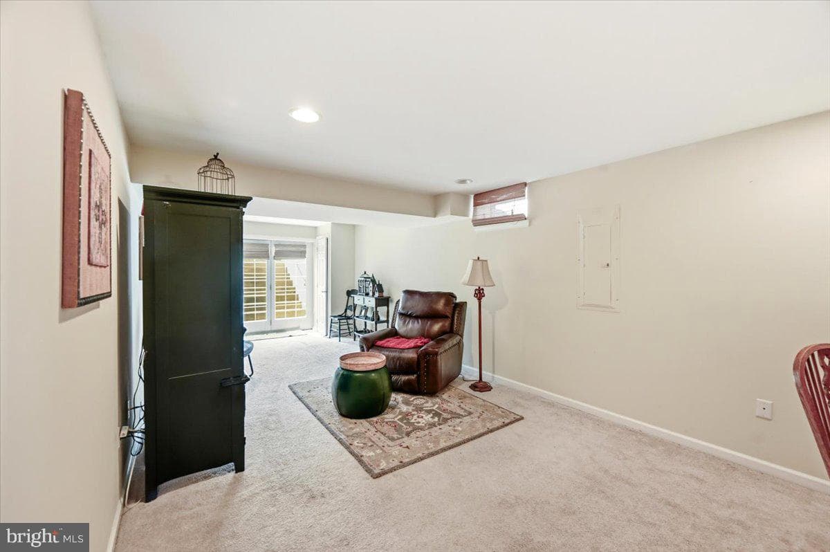926 Meadow Court photo 43
