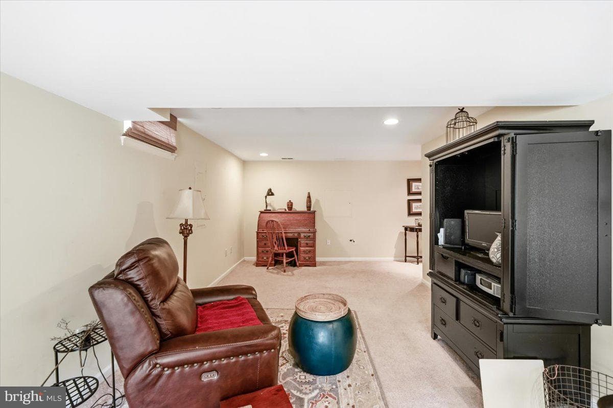 926 Meadow Court photo 44