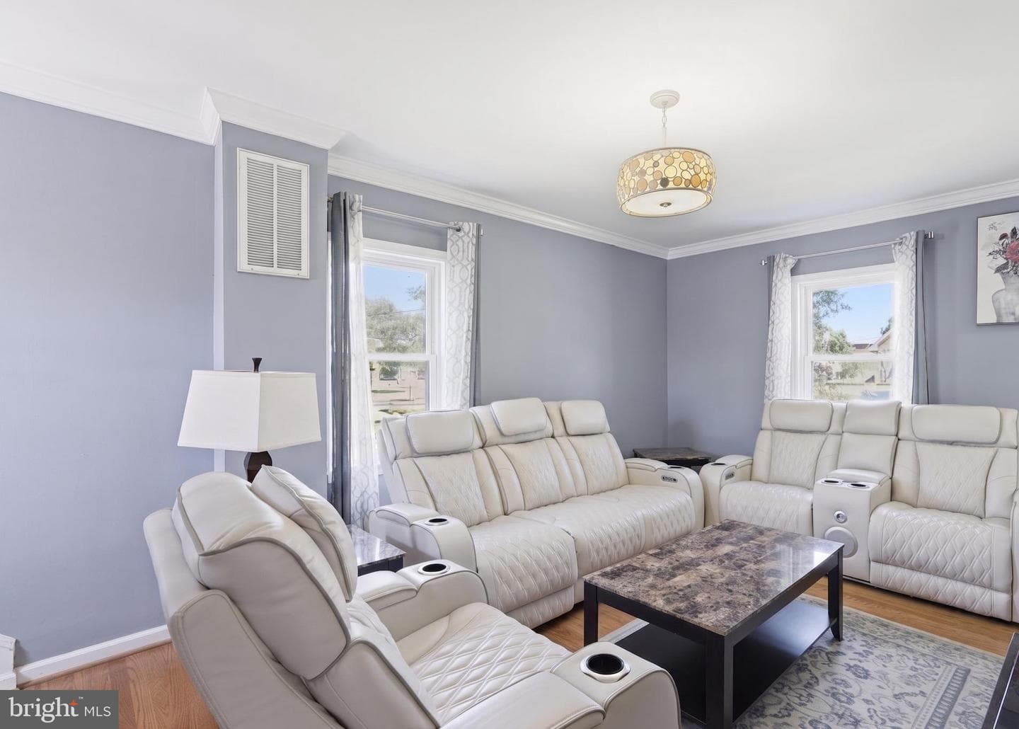 601 Gray Avenue photo 3