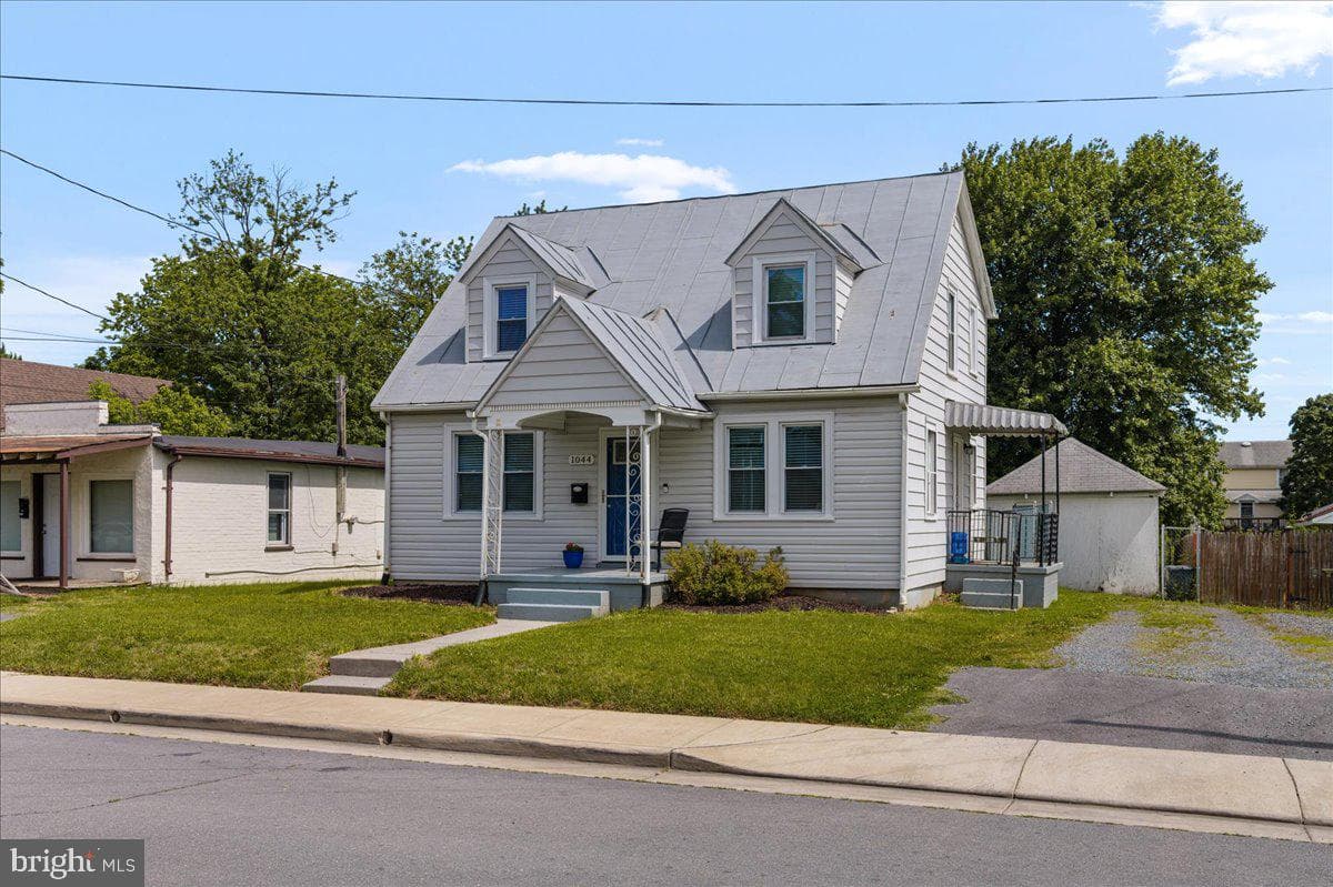 1044 Orchard Avenue photo 22
