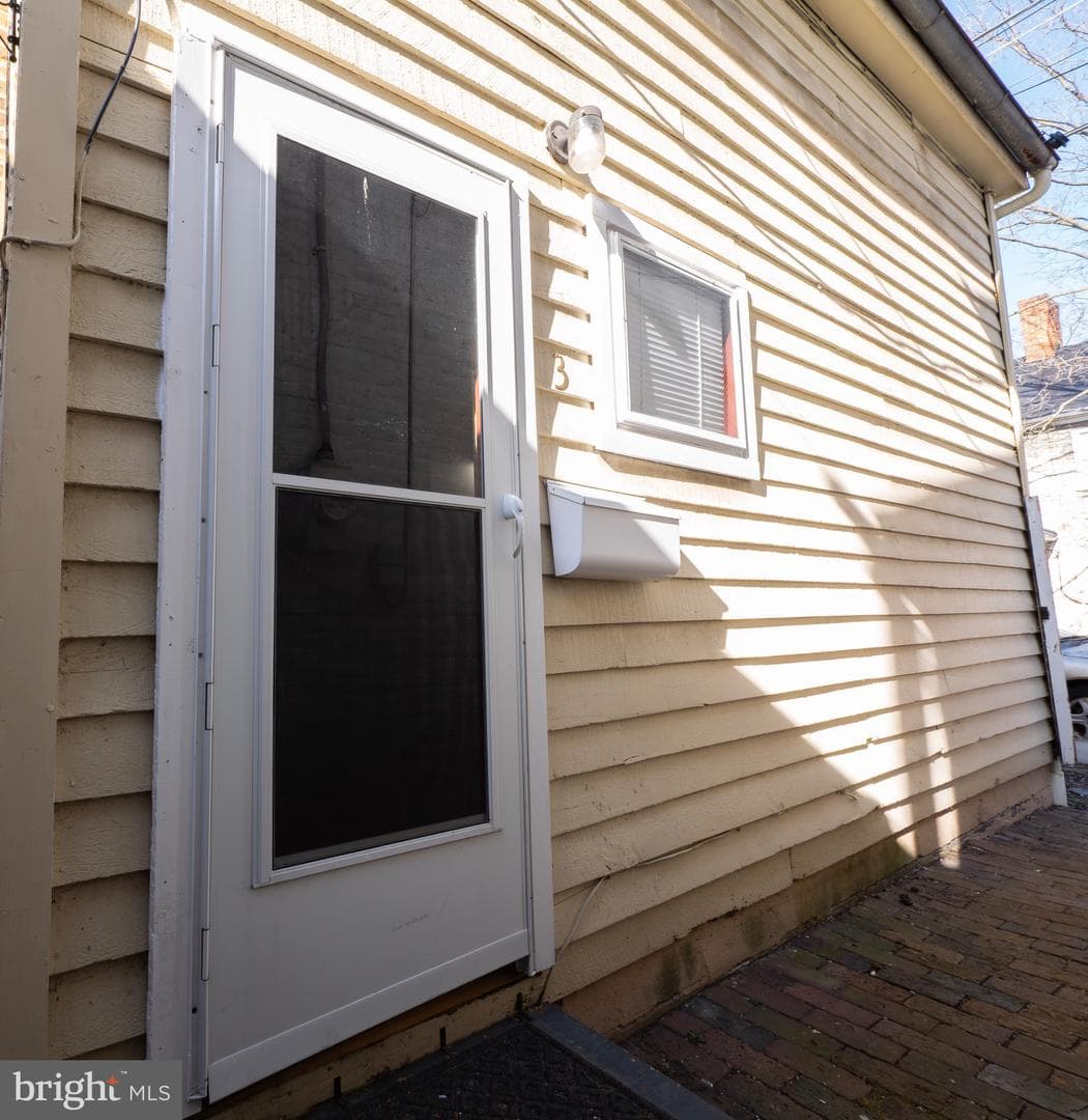703 S Loudoun Street photo 31