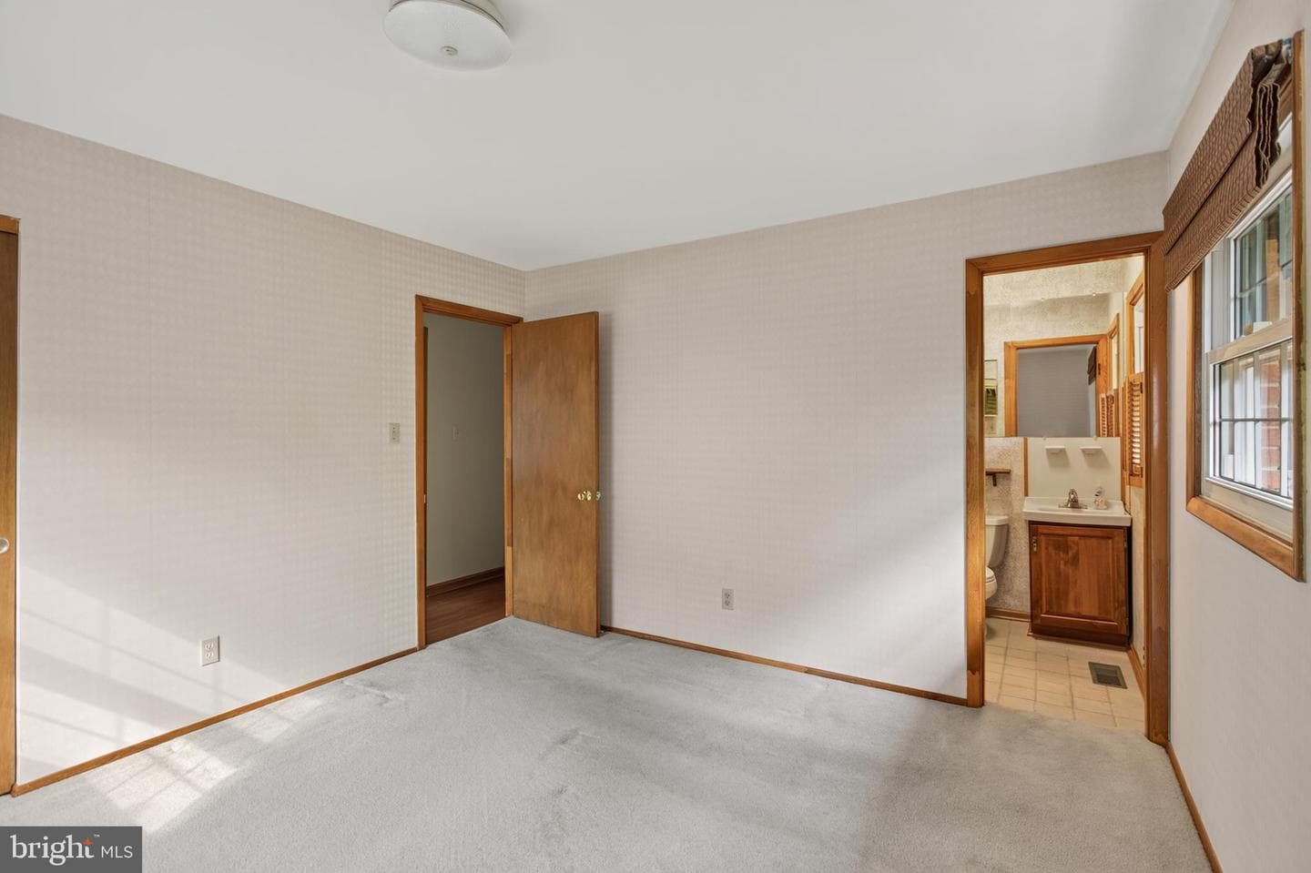 936 Allen Drive photo 15