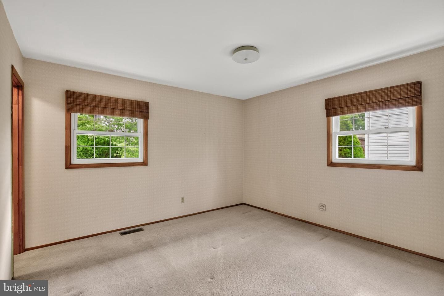 936 Allen Drive photo 16