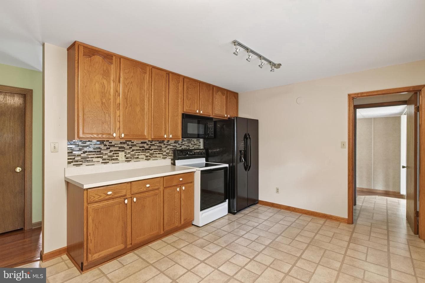 936 Allen Drive photo 8