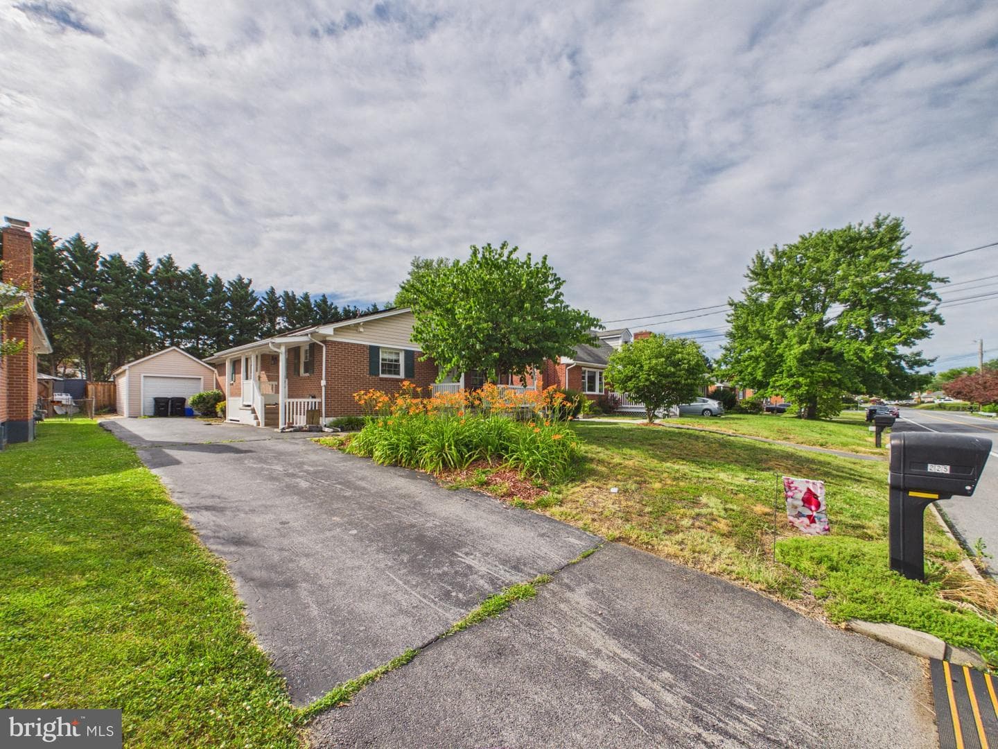 225 Fox Drive photo 3