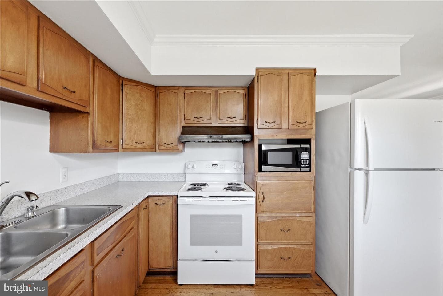 101 Locust Avenue photo 14