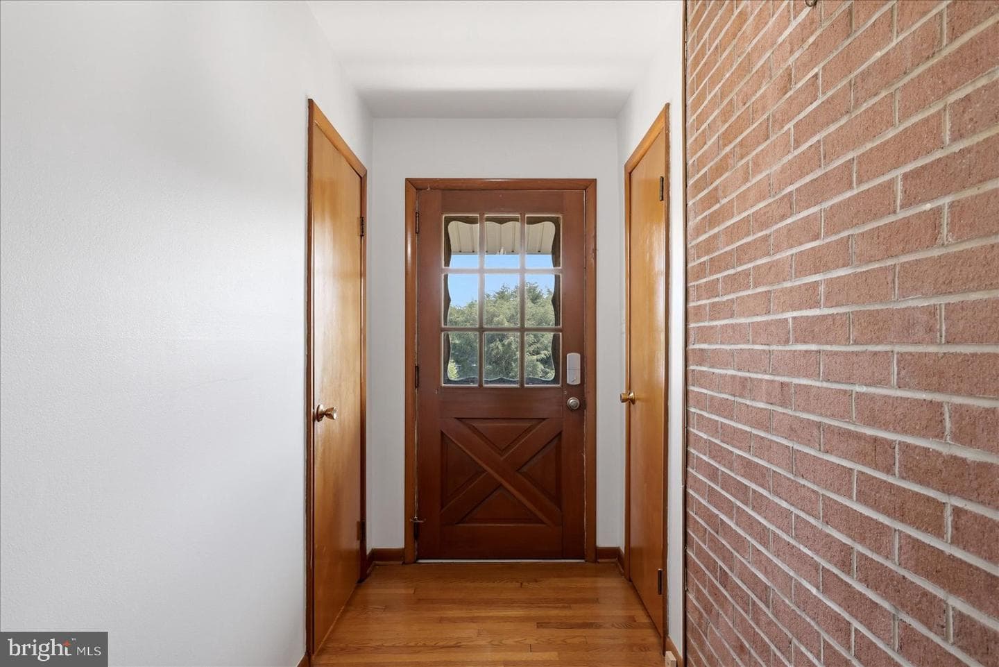 101 Locust Avenue photo 5